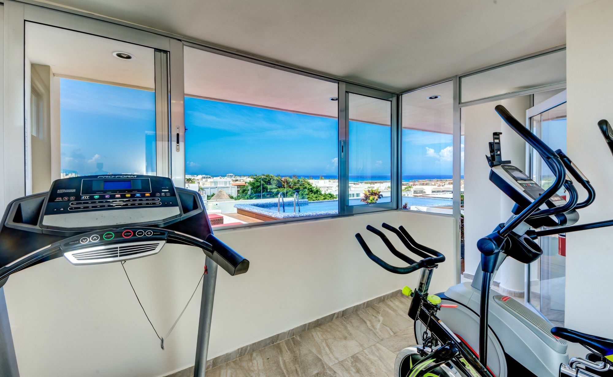 Penthouse Skyline 2br 2bathr & Balconies Playa del Carmen